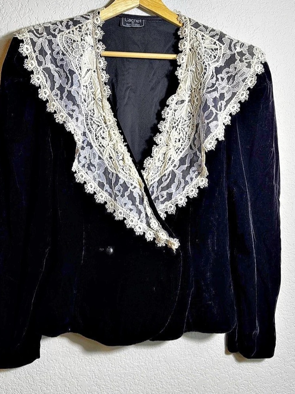 Cachet by Bar Pratas lace-collar jacket Black velvet vintage 80s whimsigoth roma